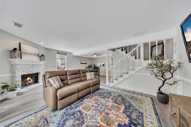 1085 Country Club Place NW, Kennesaw, GA 30144