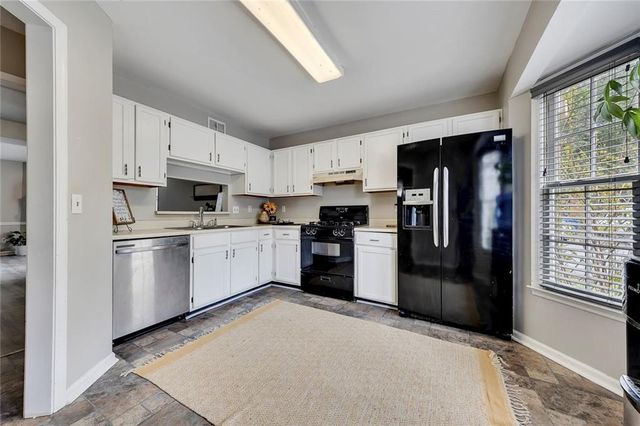 1085 Country Club Place NW, Kennesaw, GA 30144