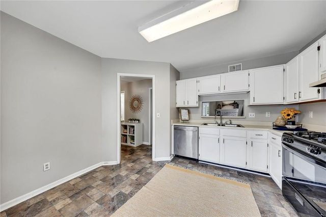 1085 Country Club Place NW, Kennesaw, GA 30144