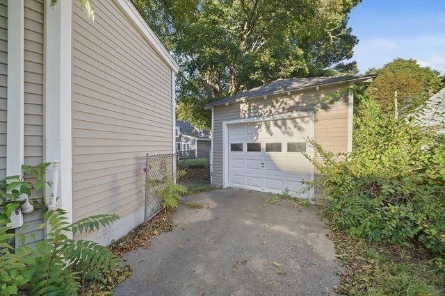 45 Townsend St, Fitchburg, MA 01420