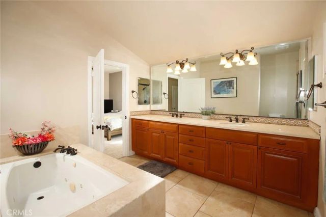 1595 E Avenida De Las Flores, Thousand Oaks, CA 91362