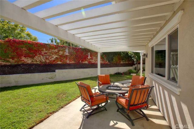 1595 E Avenida De Las Flores, Thousand Oaks, CA 91362