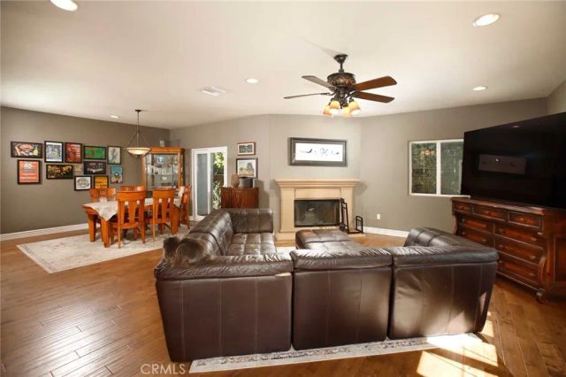 1595 E Avenida De Las Flores, Thousand Oaks, CA 91362