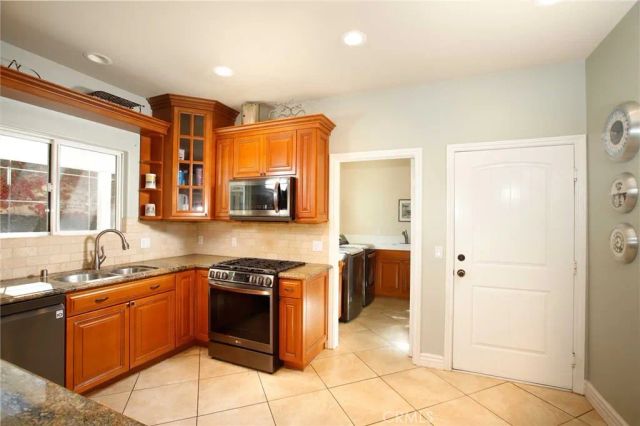 1595 E Avenida De Las Flores, Thousand Oaks, CA 91362