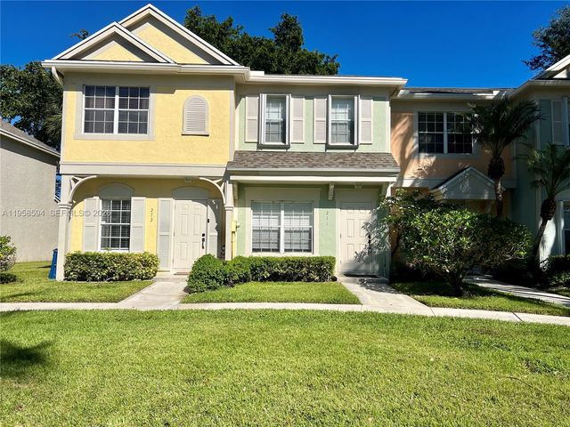 271 Duval Ct, Weston, FL 33326