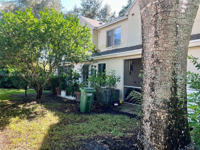 271 Duval Ct, Weston, FL 33326