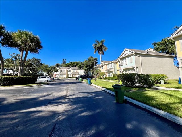 271 Duval Ct, Weston, FL 33326