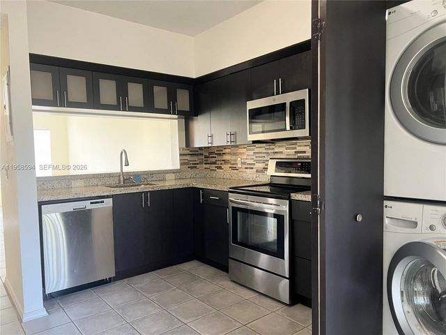 271 Duval Ct, Weston, FL 33326