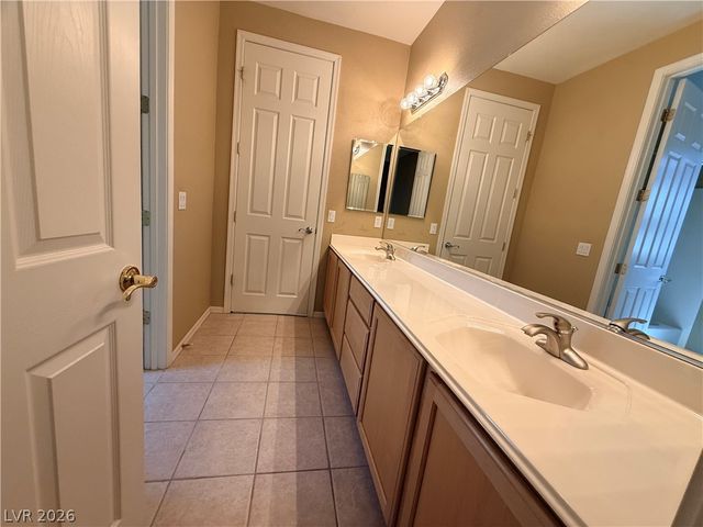 7743 Villa De La Paz Avenue, Las Vegas, NV 89131