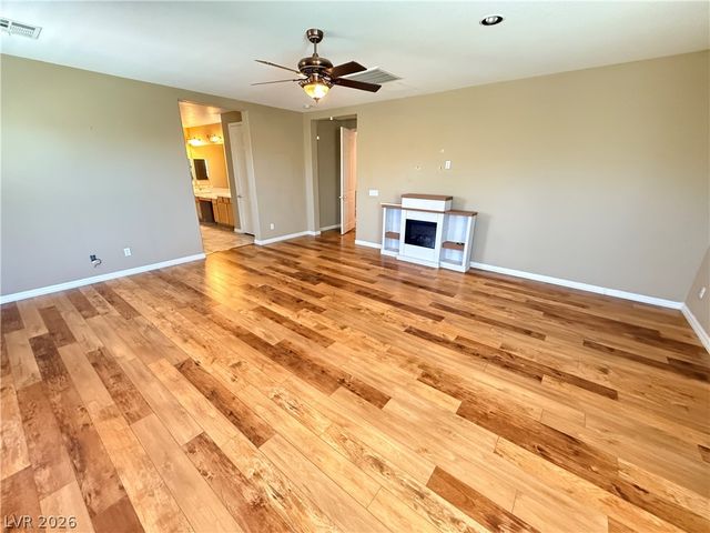 7743 Villa De La Paz Avenue, Las Vegas, NV 89131