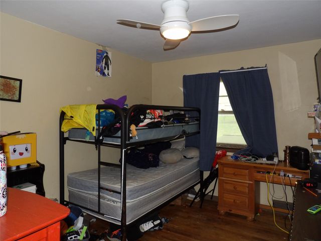 3201 57 Street, Des Moines, IA 50310