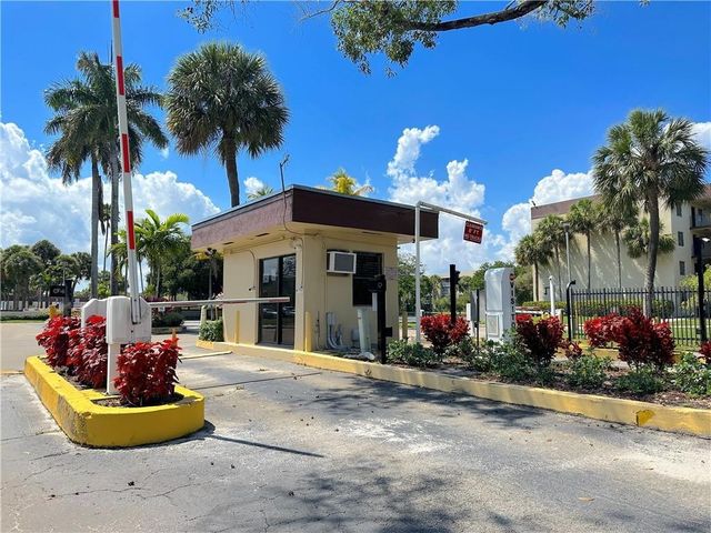 3101 NW 47th Terrace 227, Lauderdale Lakes, FL 33319