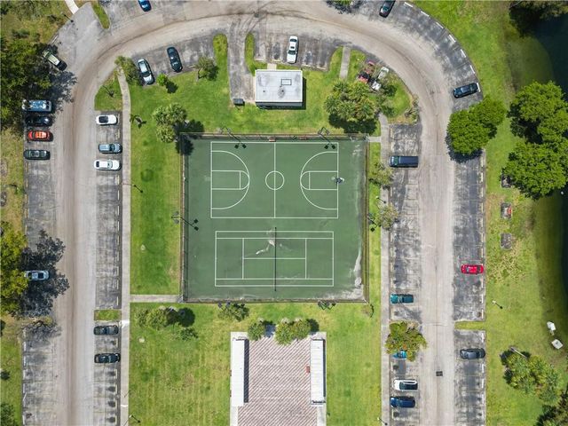 3101 NW 47th Terrace 227, Lauderdale Lakes, FL 33319