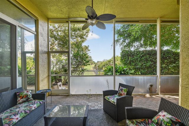 1848 Via Castello, Wellington, FL 33411