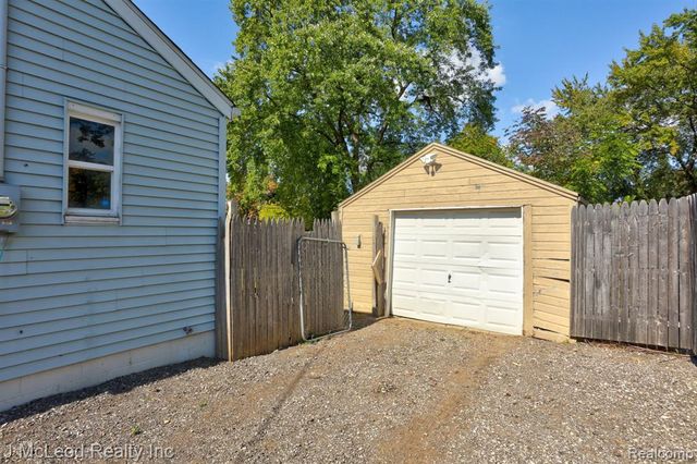 4083 Richfield Road, Flint, MI 48506