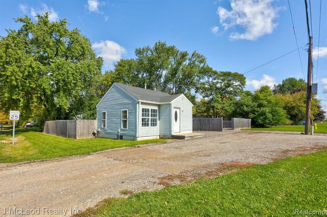 4083 Richfield Road, Flint, MI 48506