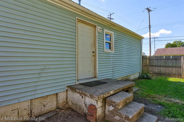 4083 Richfield Road, Flint, MI 48506