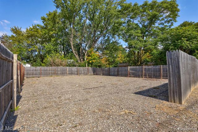 4083 Richfield Road, Flint, MI 48506