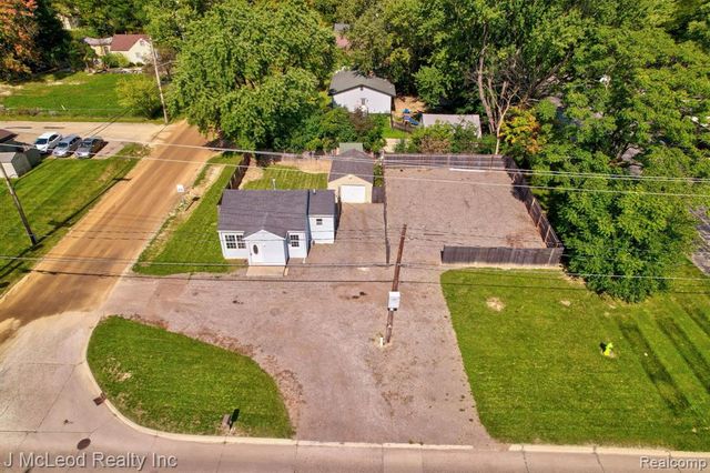 4083 Richfield Road, Flint, MI 48506
