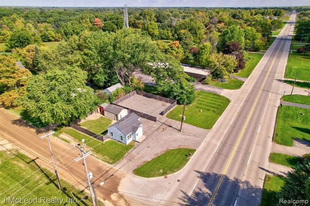 4083 Richfield Road, Flint, MI 48506