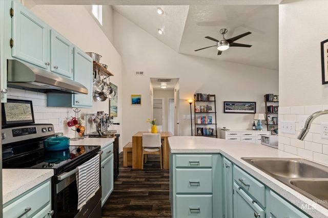 2751 E Mendota Dr, Boise, ID 83716