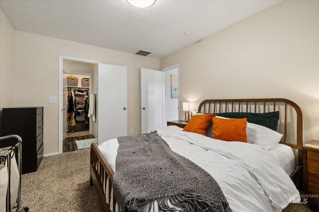 2751 E Mendota Dr, Boise, ID 83716