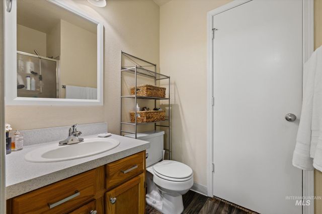 2751 E Mendota Dr, Boise, ID 83716