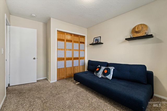 2751 E Mendota Dr, Boise, ID 83716