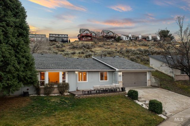 2751 E Mendota Dr, Boise, ID 83716