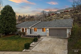 2751 E Mendota Dr, Boise, ID 83716