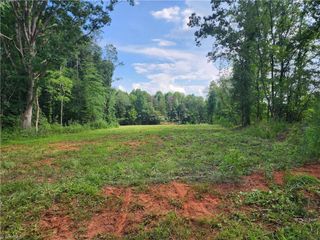 000 Shelton Road, Yadkinville, NC 27055