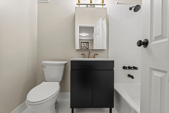 5803 Calloway St Apt 4M, New York City, NY 11368