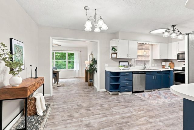 6655 Crow Creek Road, Bettendorf, IA 52722
