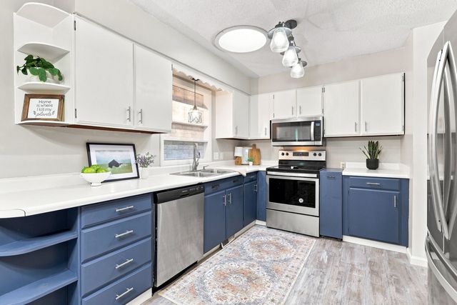 6655 Crow Creek Road, Bettendorf, IA 52722