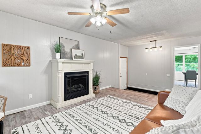 6655 Crow Creek Road, Bettendorf, IA 52722