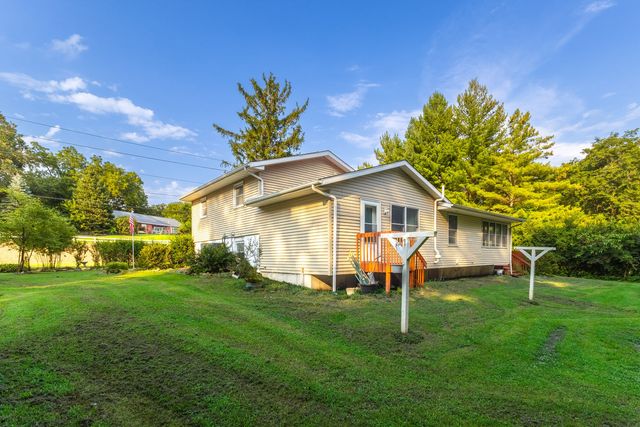 6655 Crow Creek Road, Bettendorf, IA 52722