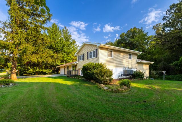 6655 Crow Creek Road, Bettendorf, IA 52722