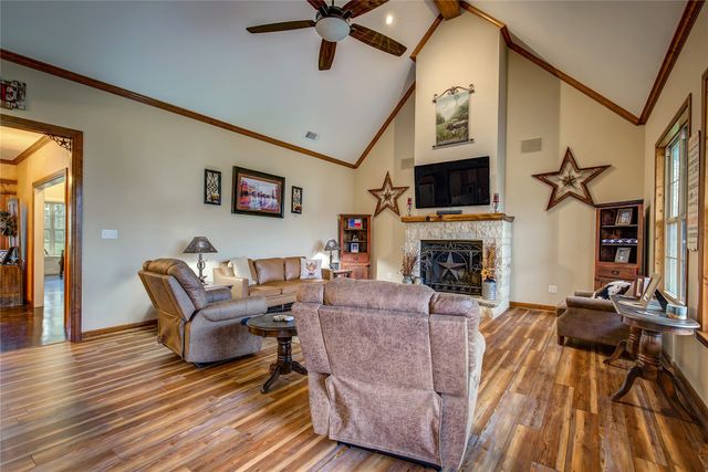 811 Rs County Road 4250, Point, TX 75472