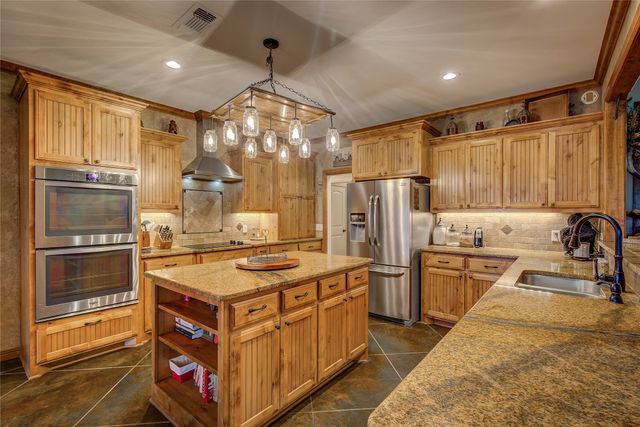 811 Rs County Road 4250, Point, TX 75472