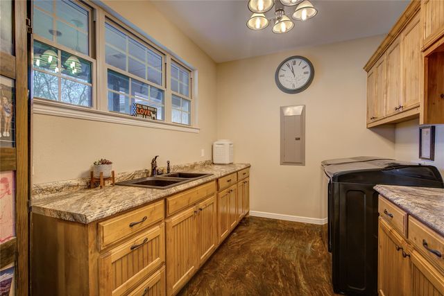 811 Rs County Road 4250, Point, TX 75472