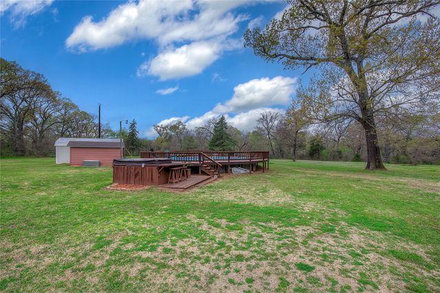811 Rs County Road 4250, Point, TX 75472