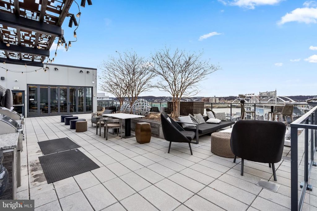 Image 17 of property listing at 70 N ST SE #N815, Washington, DC 20003