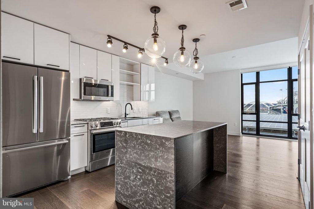 Image 3 of property listing at 70 N ST SE #N815, Washington, DC 20003