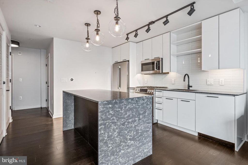 Image 4 of property listing at 70 N ST SE #N815, Washington, DC 20003