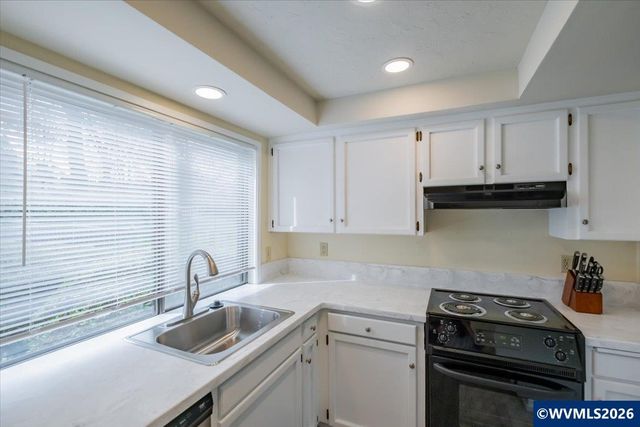 6680 Continental Cir SE, Salem, OR 97306