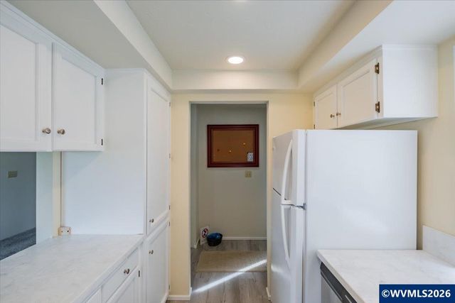 6680 Continental Cir SE, Salem, OR 97306