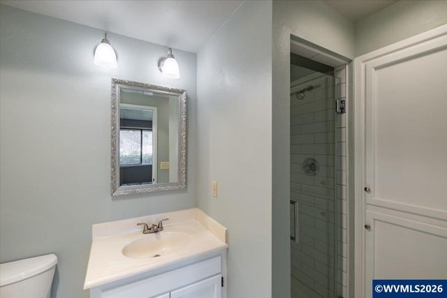 6680 Continental Cir SE, Salem, OR 97306