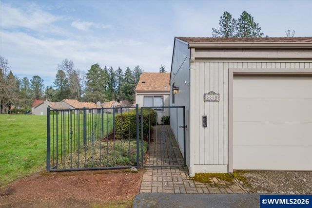 6680 Continental Cir SE, Salem, OR 97306