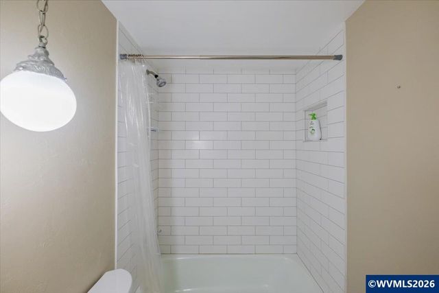 6680 Continental Cir SE, Salem, OR 97306