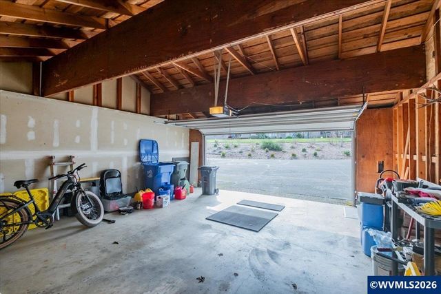 6680 Continental Cir SE, Salem, OR 97306